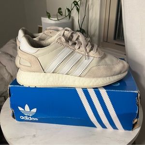 I-5923 Cream Sneakers Men’s size 5/Women’s size 7